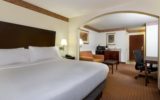 Holiday Inn Express Hotel & Suites Wilson - Hayes Place by IHG