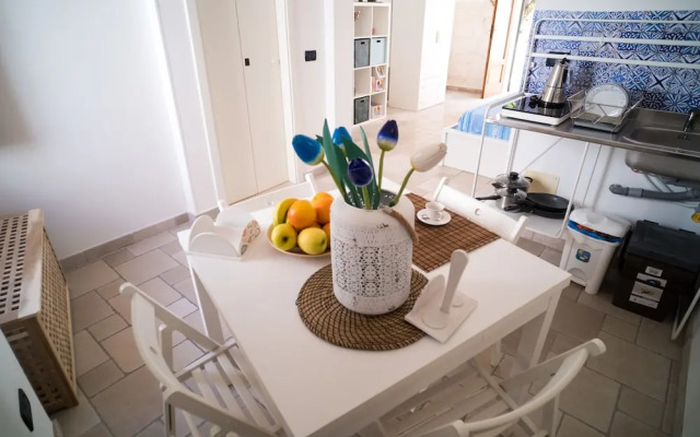 La bottega Ostuni by Typney