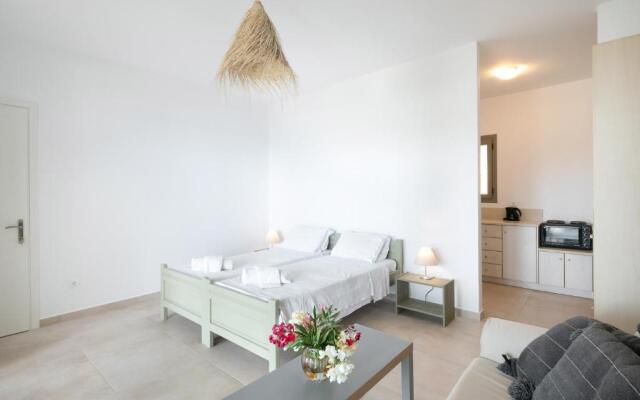 Marina Vista Luxury Studio suites Beach front