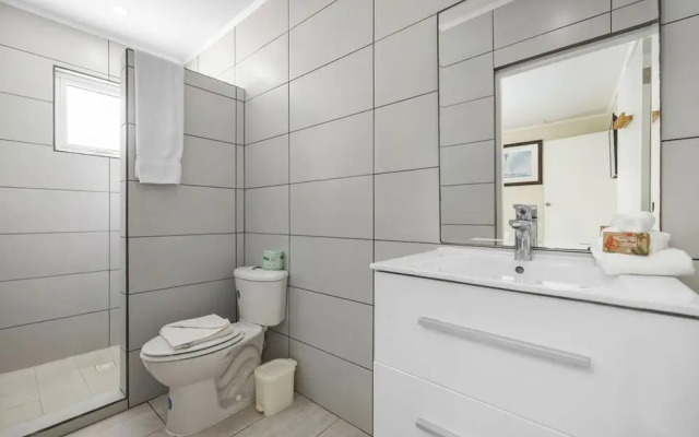 Lovely 3br2ba w Wifi Parking in Central Location