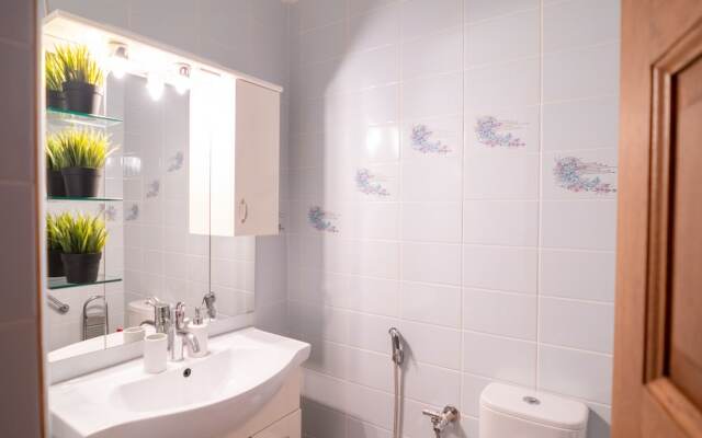 Paul's American Mansion- Volos suburb