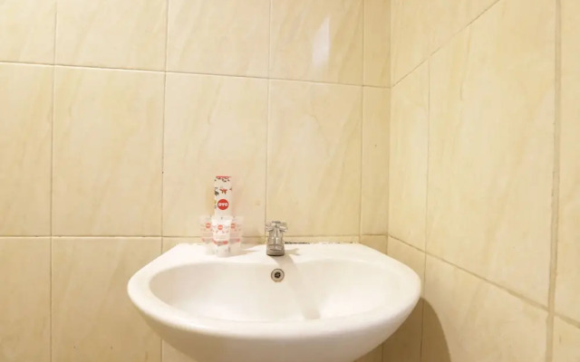 OYO 188 Nely Murni Residence