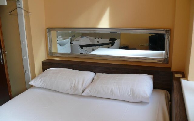 Early Bird Hotel
