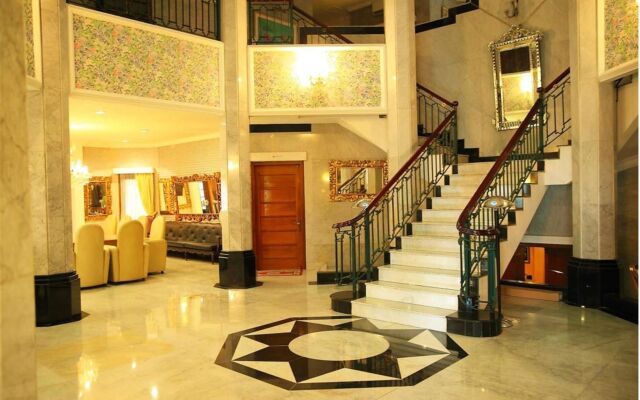Arimbi Pejaten Suites