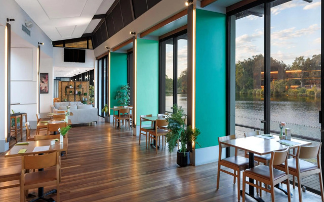 Best Western Plus North Lakes Hotel