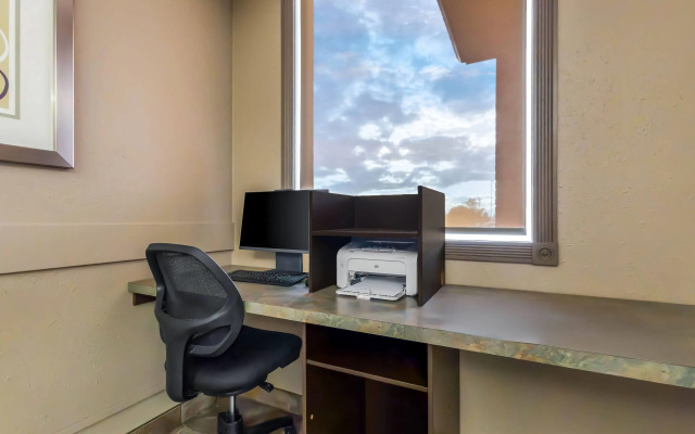 Super 8 by Wyndham Prince Albert