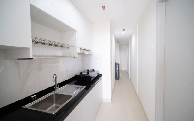 Homey 3Br With Private Lift At Grand Sungkono Lagoon Apartment