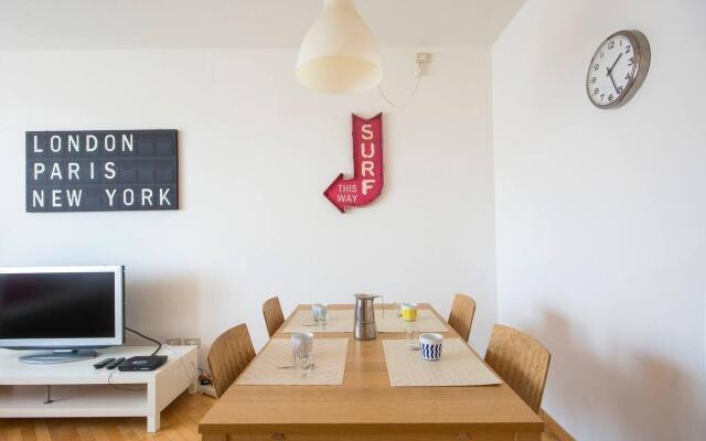 ALTIDO Red & Yellow Flat + Private Box