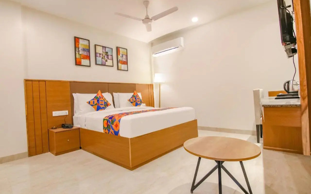 Saltstayz Select – Unitech Cyber Park