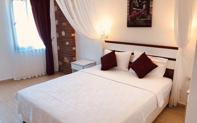 Lavinya Otel