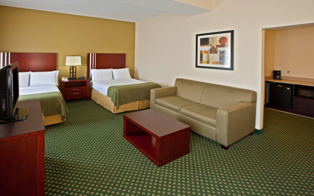 HOLIDAY INN EXPRESS & SUITES INDIANAPOLIS - EAST by IHG