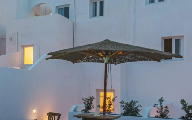 Voca Hotel & Suites