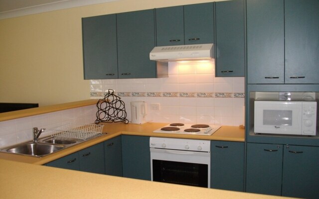 Sunset Towers,  Unit 9/25 Donald Street