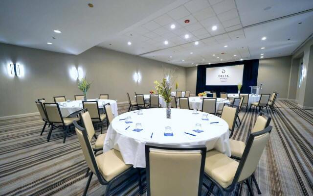 Renaissance Chicago Glenview Suites Hotel