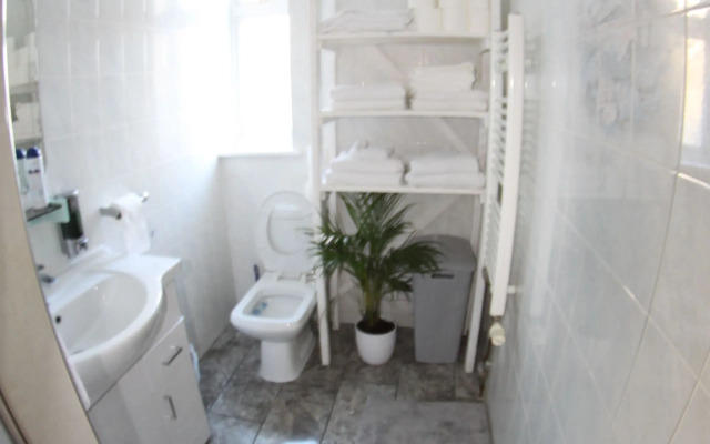 College Street Abode - Guest House