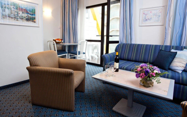 Best Western Regency Suites