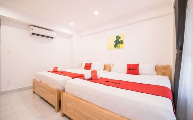 RedDoorz Plus Near Gia Dinh Park