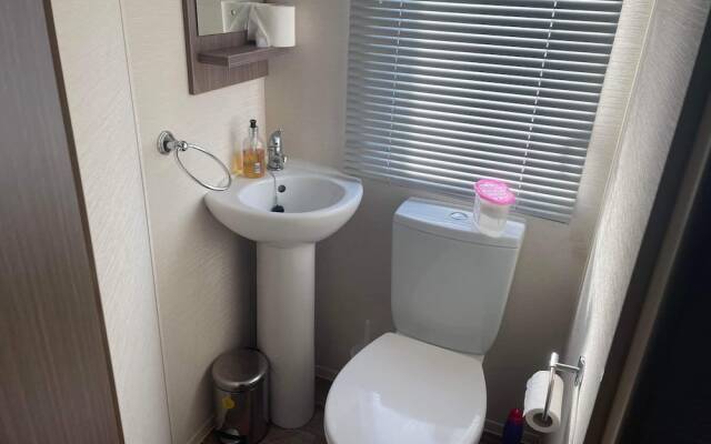 Pets Stay Free 8 Berth lux van Heacham Beach