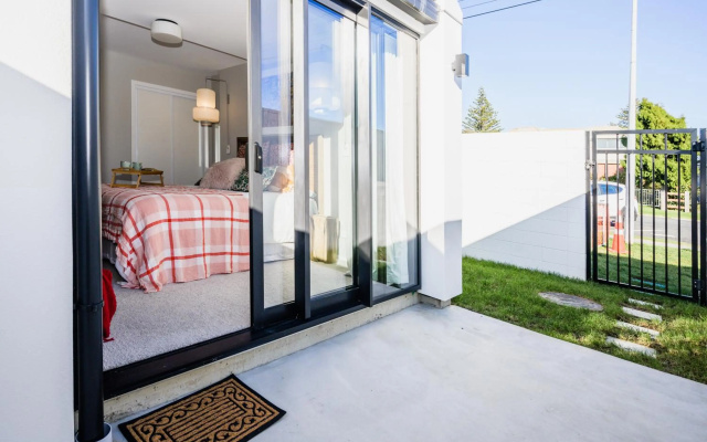 Enjoy downtown Mount Maunganui – Balcony – Tauranga