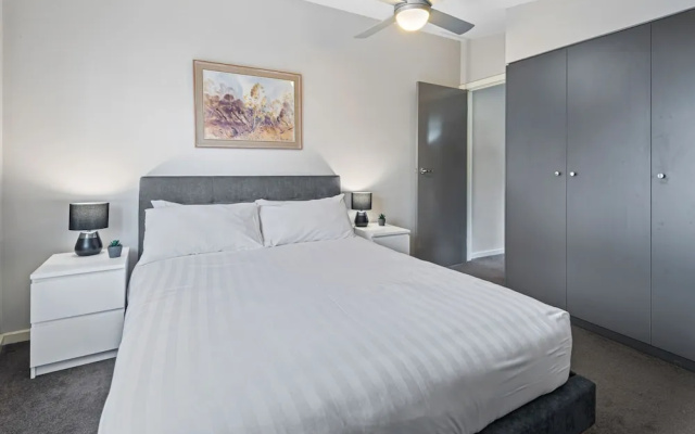 Convenient Bayside Living at the Edge of the City – Guest Rooms – Melbourne