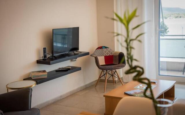Argonauts Apartment
