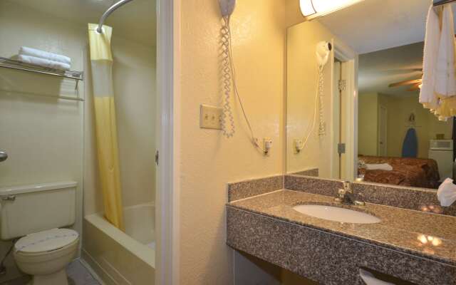 Days Inn by Wyndham Southern Hills/ORU