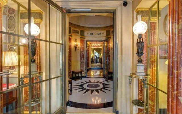 L'Hotel