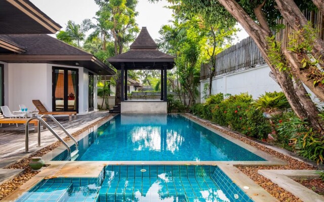 Phuket Ratchamaka Pool Villa