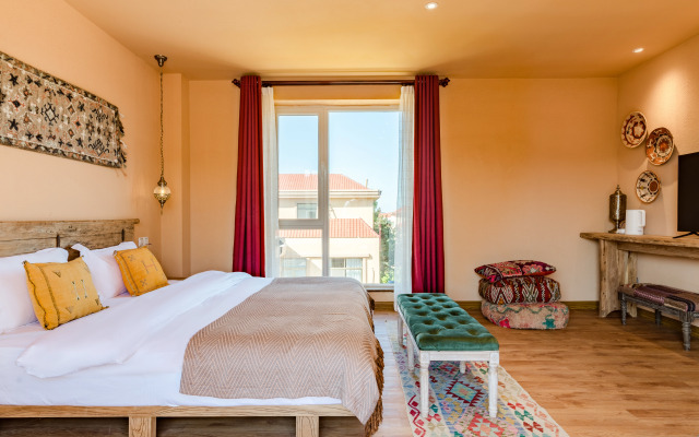 Floral Hotel · Weihai Haya Swimming Pool Garden hotel