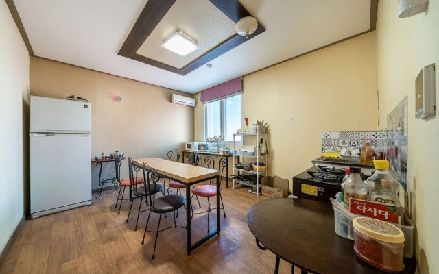 Ganghwa J Motel Pension