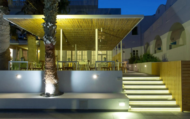 Kamari Beach Hotel