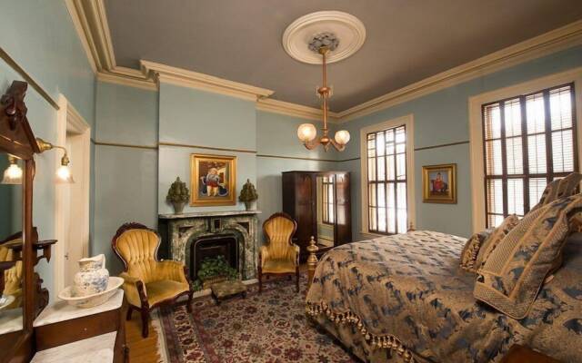 The Mansion of Saratoga