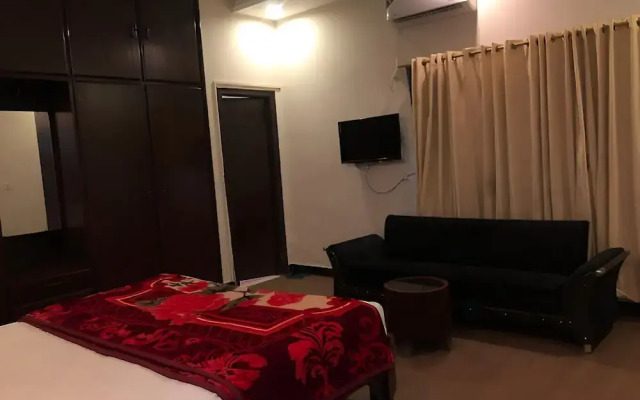 Defence Mark Hotel