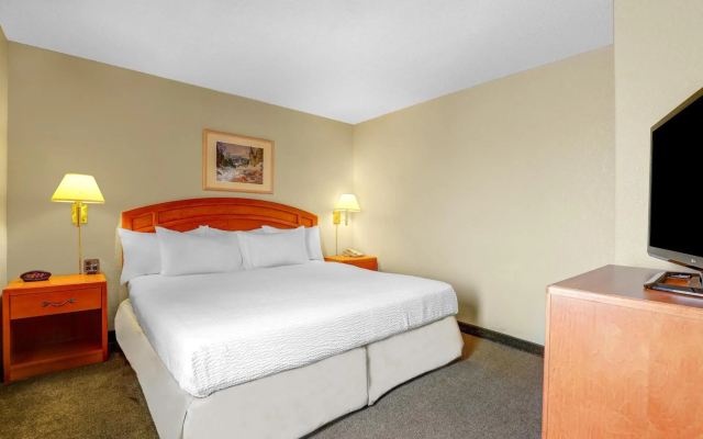 Days Inn by Wyndham Red Deer