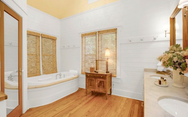 New Braunfels' #1 Getaway