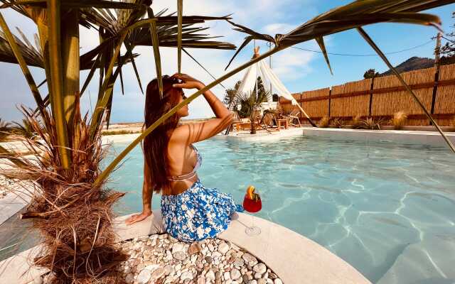 Amo Golden Suites