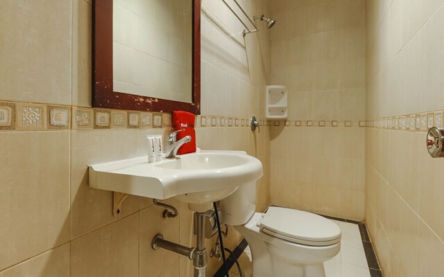 RedDoorz near Palembang Airport