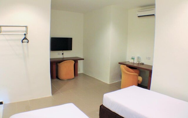 Station Budget Hotel Batu Ferringhi