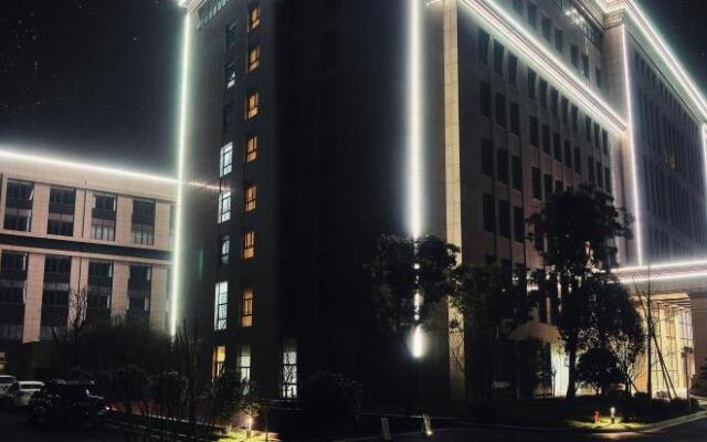 Wisdom Rose Hotel