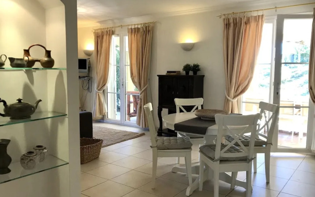 Captivating Villa in Le Plan-de-la-tour with Swimming Pool