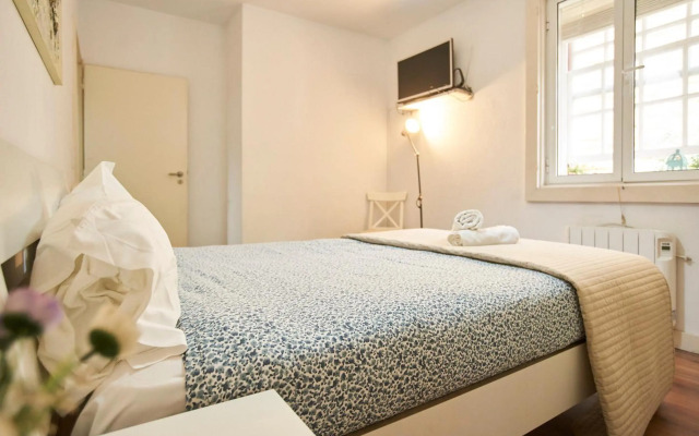 Riverside (with 3 Bedrooms) by JC