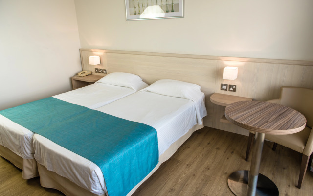 Cynthiana Beach Hotel