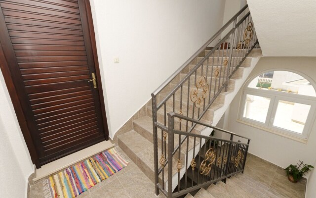 Apartments Mais Tisno