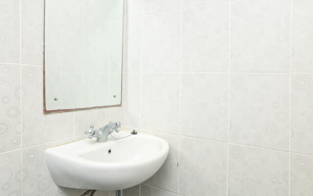 RedDoorz @ Mataram Kuta 2