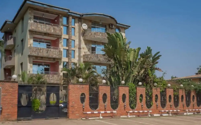 Room-one Large Room With Free Breakfast