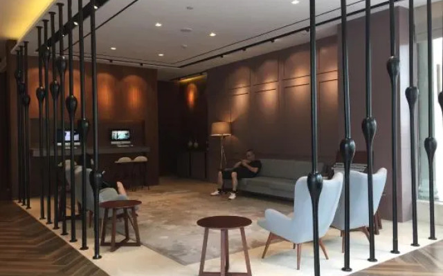 Hengdian Yihe Hotel (Qinwang Palace Dream Valley Branch)
