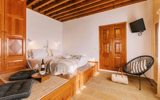 Arte Lindos Suites