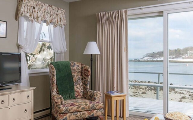 Dockside Guest Quarters & Restaurant