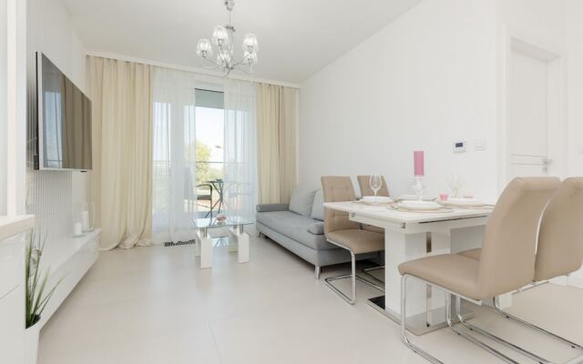 Zabłocie Apartments Cracow by Renters