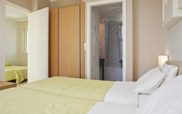 Отель Sovereign Beach